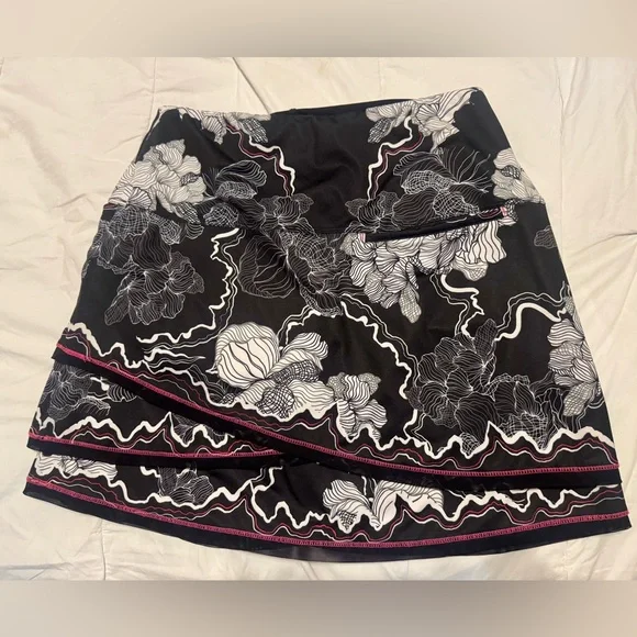 Lucky in Love Size L/12 Skort with Pockets - Picture 3 of 10